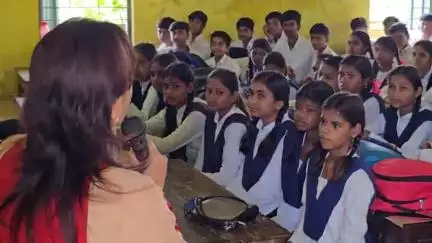 सिवनी: लखनवाड़ा थाना प्रभारी द्वारा कातालबोड़ी में 'नशे से दूरी, है जरूरी' अभियान के तहत जागरूकता कार्यक्रम आयोजित