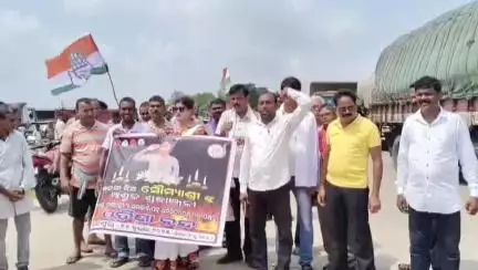 ଜଳେଶ୍ବର: ଜଳେଶ୍ୱର ନିର୍ବାଚନ ମଣ୍ଡଳୀ ରେ ବାଲେଶ୍ୱର ଏଫ୍‌ଏମ୍‌ କଲେଜ ଛାତ୍ରୀଙ୍କୁ ନ୍ୟାୟ ଦାବିରେ ବନ୍ଦ