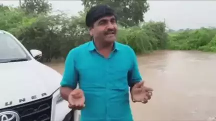 सेलू: सेलू पाथरी रोडवरील कसुरा नदीला आलापुर : रात्री मेघगर्जनेसह मुसळधार पावसाने नद्यांना पूर आला