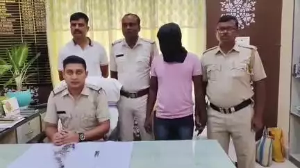 নওদা: অসামাজিক কাজ করার আগেই আগ্নেয়াস্ত্র গুলি সহ গ্রেপ্তার এক যুবক নওদায়