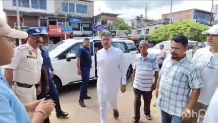 মৰিগাঁও: জাগীৰোডত গছ পুলি ৰোপণ কাৰ্যসূচী অনুষ্ঠিত উপস্থিত মন্ত্ৰী পীয়ুষ হাজৰিকা