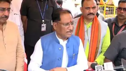 रायपुर: अब गांव-गांव तक पहुंचेगी स्वास्थ्य सुविधा, मुख्यमंत्री ने स्वास्थ्य विभाग की 151 गाड़ियों को दिखाई हरी झंडी