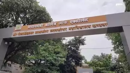 खंडवा नगर: पीएम श्री एस एन कॉलेज में नशा मुक्त अभियान, विद्यार्थियों को किया जागरूक, थाना प्रभारी मौजूद