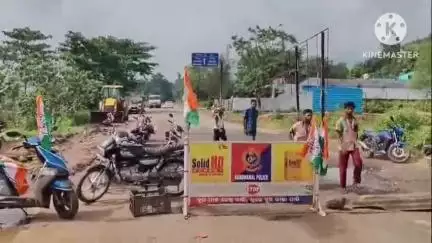 ଫୁଲବାଣୀ ସହର: ତୁମୁଡିବନ୍ଧ ଠାରେ କଂଗ୍ରେସର ଓଡିଶା ବନ୍ଦ ଡାକରା ର ପ୍ରଭାବ ଗୁରବାର ସକାଳ 6ଘଣ୍ଟିକା ସମୟରୁ ଦେଖିବା ପାଇଁ