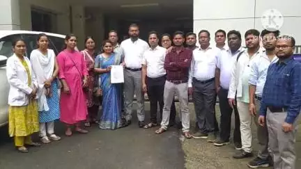 कोरबा: छत्तीसगढ़ प्रदेश एनएचएम कर्मचारी संघ ने 10 सूत्रीय मांगों को लेकर कोरबा कलेक्टर को सौंपा ज्ञापन