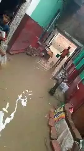 ग्राम सलथुआं में जल जमाव से हो रहा ग्रामीण लोग कि क्षति हुई बहुत दिनों से जनप्रतिनिधियों को कहा जा रहा है।