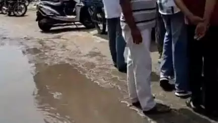 हिसार: मिल गेट एरिया में सिवरेज की समस्या और गली में बरसात के पानी खड़ा होने पर लोगों ने जताई नाराज़गी,#jansamsya