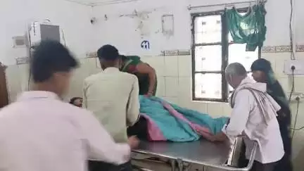 समस्तीपुर: पटोरी थाना क्षेत्र में घर गिरने से कई लोग दबे, एक महिला गंभीर और बच्चे सुरक्षित