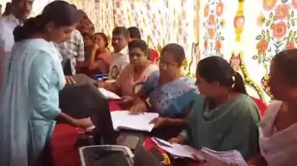 புதுக்கோட்டை: நரிமேட்டில் நடந்த உங்களுடன் ஸ்டாலின் திட்ட முகாமை ஆய்வு செய்தார் ஆட்சியர் அருணா. எம்எல்ஏ முத்துராஜா பங்கேற்பு