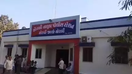 મોરબી: મોરબીના જુના ઘુંટુ રોડ પરથી ચોરાવ બાઈક સાથે બે ઈસમોને દબોચી લેતી તાલુકા પોલીસ