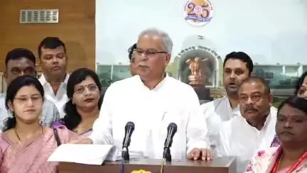 रायपुर: खाद की कमी पर कृषि मंत्री गोलमोल जवाब दे रहे हैं, भूपेश बघेल ने कहा- सरकार कालाबाजारी करवा रही है