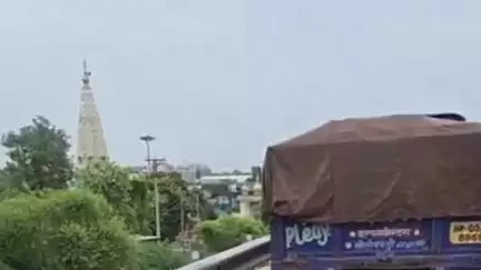 करनाल: हाईवे पर खड़ी ट्रैक्टर-ट्रॉली से बाइक टकराई, एक व्यक्ति गंभीर घायल, पुलिस ने अस्पताल पहुंचाया