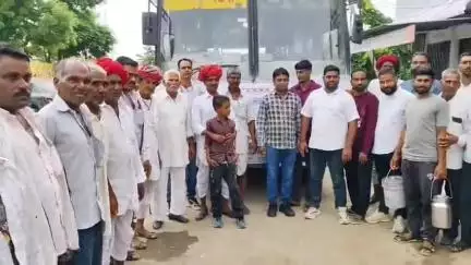 टांटोटी: अमित शाह के दादिया जयपुर आगमन को लेकर उत्साह, नागोला से बड़ी संख्या में किसान बसों में सवार होकर दादिया जयपुर रवाना हुए