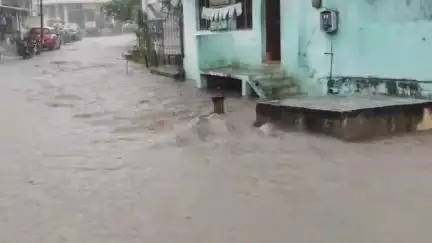 అసిఫాబాద్: ఆసిఫాబాద్ జిల్లా కేంద్రంలో భారీ వర్షం, రహదారులు జలమయం