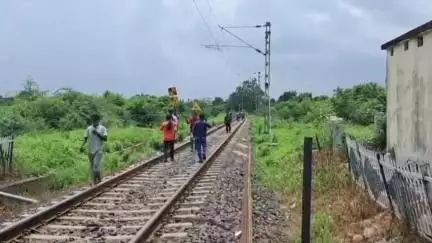 वणी: नंदिग्राम एक्सप्रेस ने कटल्याने युवकाचा मृत्यू नांदेपेरा रोडवरील रेल्वे क्रॉसिंग येथील घटना