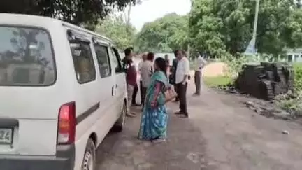 ସୁନ୍ଦରଗଡ ସହର: ଟାଙ୍ଗର ପାଲି ବ୍ଲକ ଯୋଗିମାଲ ନିକଟରେ ସୌମ୍ୟାଶ୍ରୀ ବିଶିଙ୍କ ପାଇଁ ବ୍ଲକ କଂଗ୍ରେସ ଦ୍ଵାରା ରାସ୍ତା ଅବରୋଧ ଓ ଆନ୍ଦୋଳନ
