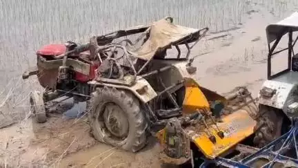 सिरसा: गांव बाजेकां के पास ट्रैक्टर-ट्राले की टक्कर में ट्रैक्टर चालक की मौत, शव का अस्पताल में पोस्टमार्टम