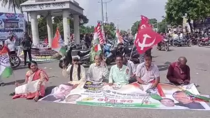 ବାଲେଶ୍ବର ମ୍ୟୁନିସିପାଲଟି: ସୌମ୍ୟାଶ୍ରୀ ଙ୍କୁ ନ୍ୟାୟ ପ୍ରଦାନ ଦାବିରେ ଇଣ୍ଡିଆମେଣ୍ଟ ର ଓଡିଶା ବନ୍ଦ ଡାକରା ବାଲେଶ୍ଵର ସହରରେ ସଫଳ।