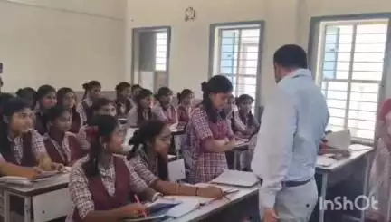 భూపాలపల్లి: విద్యార్థులు చదువుతో పాటు క్రీడలలోను రాణించి నెంబర్ వన్ స్థాయికి చేరాలని జిల్లా కలెక్టర్ రాహుల్ శర్మ అన్నారు