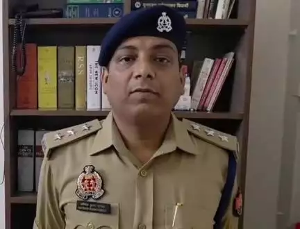 कानपुर: चकेरी में एक छात्रा के साथ बाइक सवार युवक द्वारा छेड़खानी के मामले की जानकारी दी एसीपी चकेरी ने