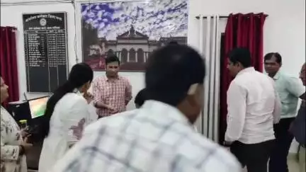 पन्ना: पन्ना में मध्यप्रदेश राजस्व अधिकारी, कनिष्ठ प्रशासनिक सेवा संघ का विरोध प्रदर्शन, अपर कलेक्टर को सौंपा ज्ञापन
