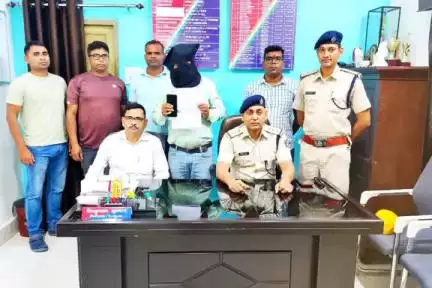 कांके: रांची रेलवे स्टेशन के पास रेलवे ई-टिकट की कालाबाजारी करने वाला आरोपी गिरफ्तार