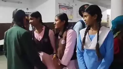 घंसौर: घंसौर एकलव्य विद्यालय में 30 बच्चे बीमार, फूड पॉइजनिंग की आशंका
