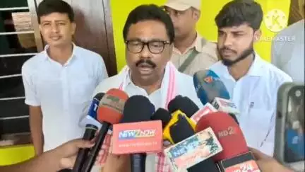 নগাঁও: উচ্ছেদিতক সংস্থাপন নিদি চৰকাৰে গুলিয়াই হত্যা কৰিছে,গতিকে এই চৰকাৰ হত্যাকাৰী চৰকাৰ ৰূপহীহাটত এই মন্তব্য বিধায়কৰ