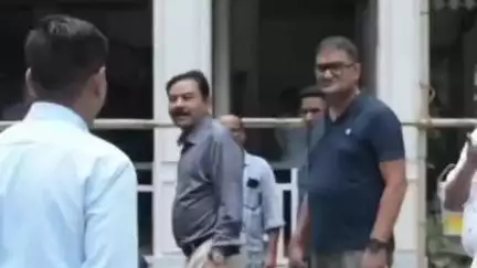 বোকাখাত: কাজিৰঙাত অৰণ্য পৰ্যটক নিবাসৰ লগতে পুনঃনিৰ্মাণৰত বনানী আৰু বনশ্ৰী পৰ্যটক নিবাসৰ কামৰ অগ্ৰগতিৰ বুজ ললে মন্ত্ৰী ৰঞ্জিত দাসে