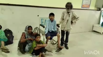 डूंगरपुर: निजी स्कूल बस की टक्कर से किशोर की मौत, 3 लोग घायल, घायलों का जिला अस्पताल में इलाज जारी