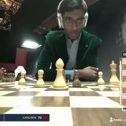 आर. प्रज्ञानानंदा ने फ्रीस्टाइल शतरंज ग्रैंड स्लैम में विश्व के नंबर 1 मैग्नस कार्लसन पर शानदार जीत दर्ज की।