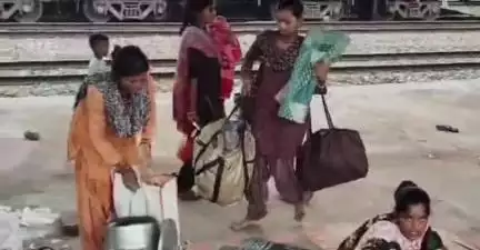 रीठी: रीठी पुलिस की सख्ती के बाद बागड़ी समुदाय का डेरा हटाया गया