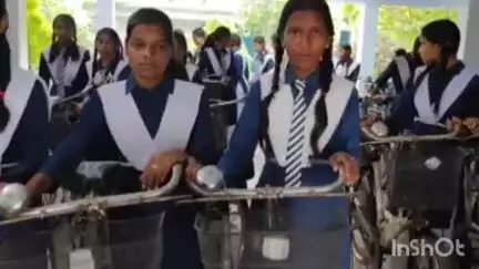 करतला: पठियापाली स्कूल में किया गया साइकिल वितरण, अब स्कूल आने-जाने में नहीं होगी परेशानी