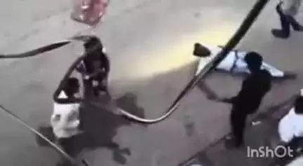 प्रतापगढ़: बाबागंज आत्रेय स्कूल के सामने बाप-बेटे की पिटाई का वीडियो वायरल, मामला दर्ज
