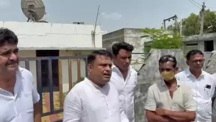 ભરૂચ: મનરેગા ભ્રષ્ટાચાર સામે જીલ્લા કોંગ્રેસની જનતા રેડ... 
ગુજરાત પ્રદેશ કોંગ્રેસ સમિતિના મહામંત્રીએ આપી પ્રતિક્રિયા.