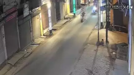 अमरोहा: अमरोहा नगर में कांवड़ मार्ग की लाइटों के तार चोरी, CCTV फुटेज के आधार पर शुरू हुई जांच