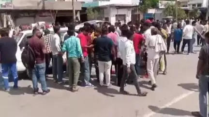 हसनपुर: संभल अड्डे के पास डीसीएम से टकराने के बाद ईंटों से लदी ट्रैक्टर ट्राली के नीचे आया बाइक सवार, मामा की मौत, भांजा घायल