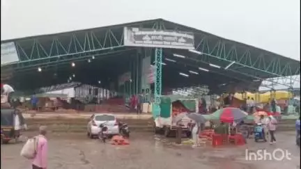 कटनी नगर: बारिश में सब्जियों के दाम आसमान छू रहे, पहरुआ कृषि उपज मंडी का मामला