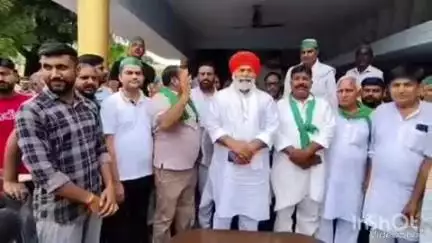 बेहट: मनोहरपुर पहुंचे भाकियू राष्ट्रीय प्रवक्ता ने सांसद इकरा हसन के साथ अभद्रता पर कहा, अधिकारियों के हो चुके हैं दिमाग खराब