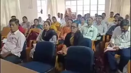 शेखपुरा: रेड क्रॉस भवन में गैर आवासीय विशेष प्रशिक्षण केंद्र के लिए शिक्षकों को दिया गया प्रशिक्षण