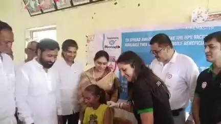 समुद्रपूर: गर्भाशय कर्करोग नियंत्रण विशेष लसिकरण मोहिमेचा खासदार अमर काळे यांच्या विशेष प्रयत्नातून कवठा गावापासून शुभारंभ