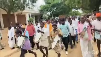 పరిగి: దాదాపూర్ గ్రామంలో రూ, 75 కోట్లతో  బీటీ రోడ్డు పనులను ప్రారంభించిన ఎమ్మెల్యే రామ్మోహన్ రెడ్డి