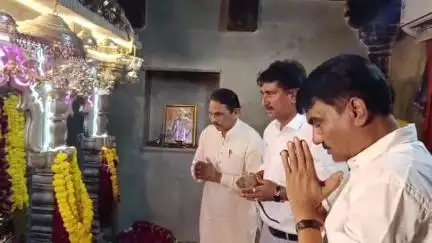 ઠાસરા: ખેડા જિલ્લા દૂધ ઉત્પાદક સહકારી મંડળીના હોદ્દેદારો ફાગવેલ ખાતે એકઠા થયા, ફાગવેલથી બાલાસિનોરના વીરપુર સુધી રેલી કાઢી