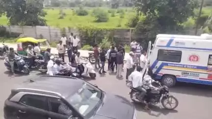 ઠાસરા: ડાકોર ભવન્સ સ્કૂલ પાસે રીક્ષા પલટી
