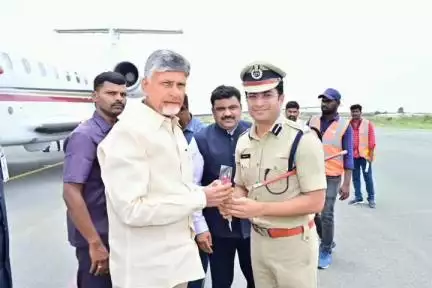 కర్నూలు: రాష్ట్ర ముఖ్యమంత్రి చంద్రబాబును కలిసిన జిల్లా ఎస్పీ విక్రాంత్ పాటిల్
