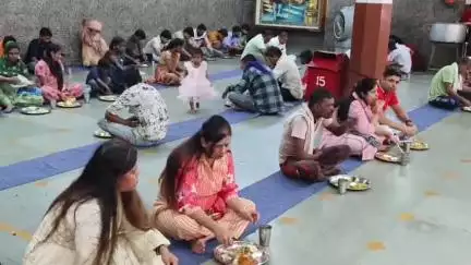 नाहन: सांसद सुरेश कश्यप ने माता बालासुंदरी मंदिर त्रिलोकपुर में भंडारा करवाया आयोजित, हजारों श्रद्धालुओं ने प्रसाद किया ग्रहण