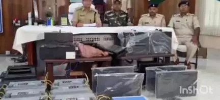 चतरा: जंगल में बनी सुरंग में छिपाया चोरी का सामान, पुलिस ने एक अभियुक्त को किया गिरफ्तार; एसपी ने दी जानकारी