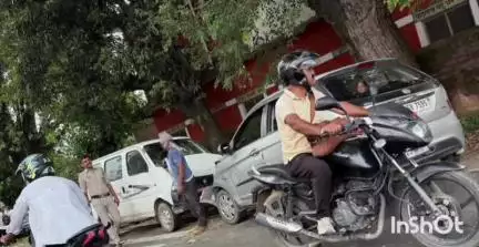 फतेहपुर: जसूर-तलवाड़ा मार्ग पर मोच में दो गाड़ियों की हुई आमने-सामने टक्कर
