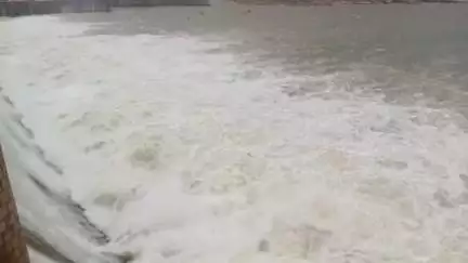 ललितपुर: राजघाट बांध के गेट खोलकर की गई करीब 11000 क्यूसेक पानी की निकासी, निचले इलाकों में अलर्ट जारी