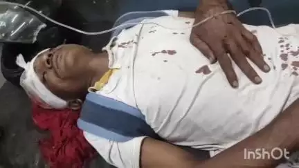 बांदा: मिरगहनी गांव के पास कार की टक्कर से बाइक सवार गंभीर रूप से हुआ घायल, जिला अस्पताल में कराया गया भर्ती